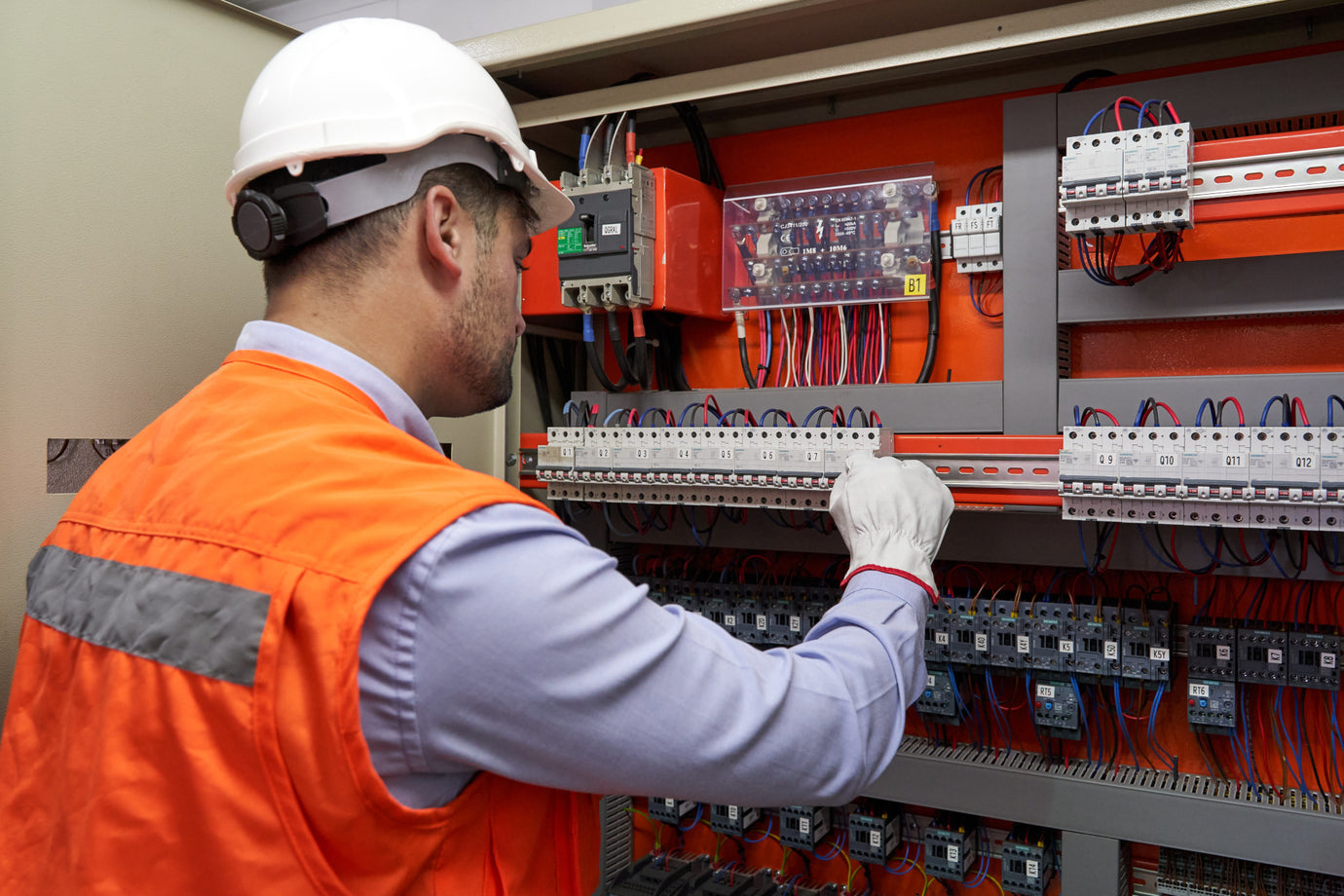 Conoce el actual Reglamento de Seguridad de las Instalaciones de Consumo de Energía Eléctrica (RIC)
